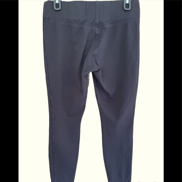 Loft black pull on style crop leggings with side seam details, size M. - Picture 2 of 4